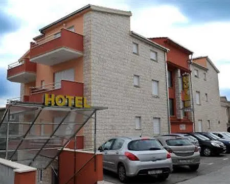 Zvonimir Szálloda Split