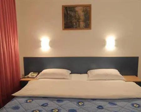 Szálloda Zvonimir Split